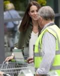 William şi Kate: Cu prinţesa la supermarket