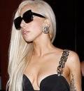 Un nou şoc Lady Gaga: Este îmbrăcată normal!