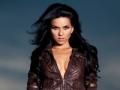 Inna sau Alexandra Stan: Războiul mondial al divelor